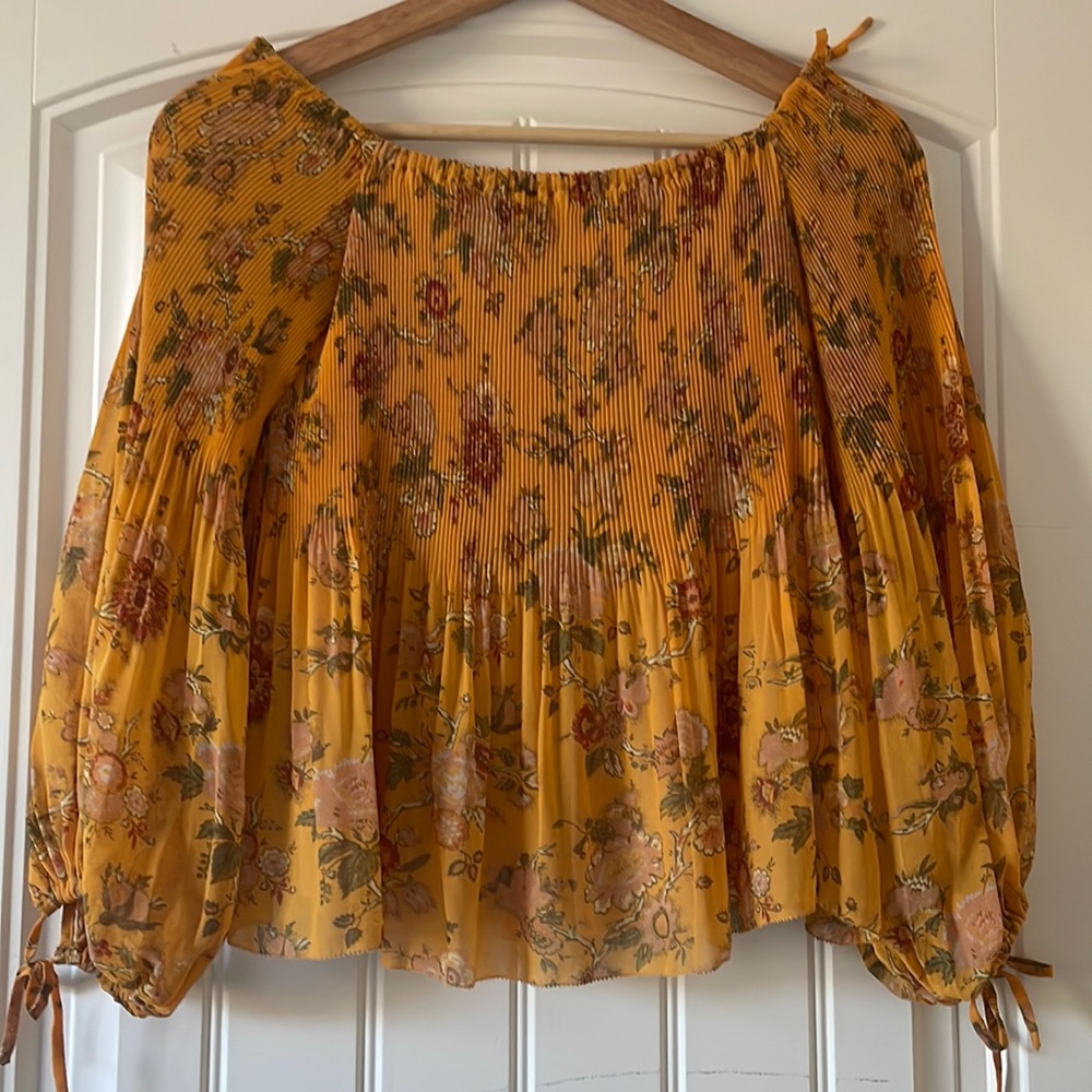 Aritzia Wilfred Off The Shoulder pleated floral blouse